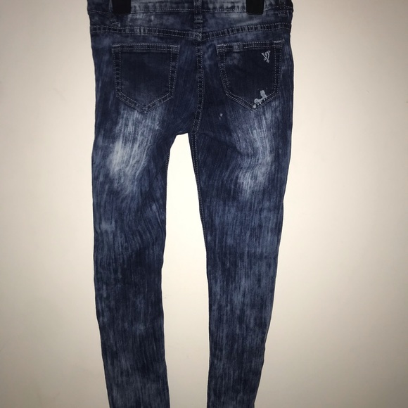 Distressed Jeans - Picture 2 of 4